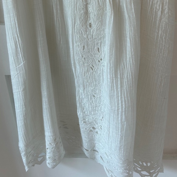 Hive and Honey White gauze sundress - Picture 3 of 5